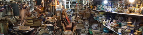 Antiques & Collectibles logo